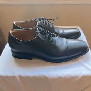 Clarks Collection Tilden Cap-Toe Mens Black Leather Dress Shoe Size 9M